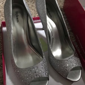 Silver 7.5 heels